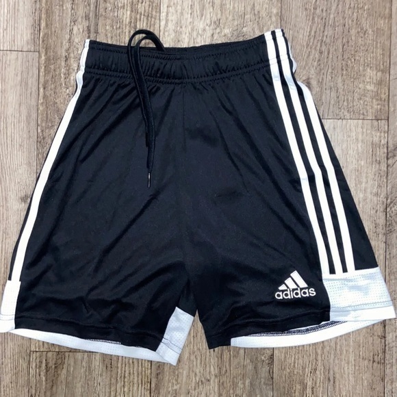adidas Other - Adidas boy basketball/ soccer shorts 🩳 x-small